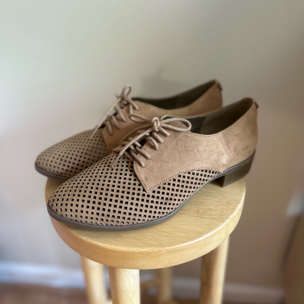 ANNE KLEIN - WOMENS SIZE 8 SHOES - NEVER WORN